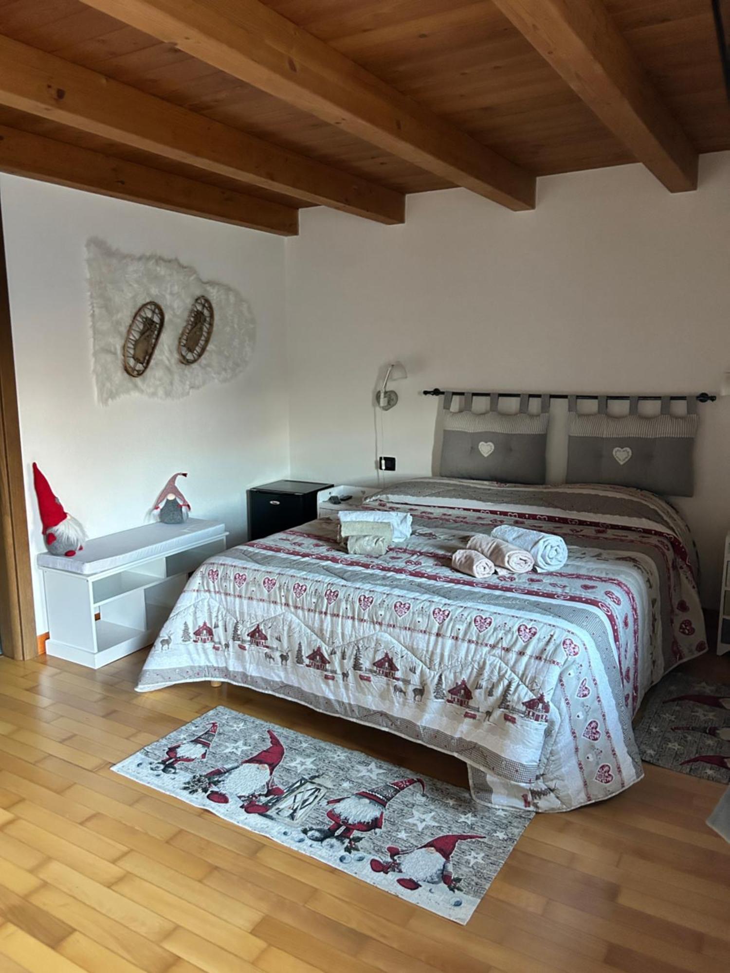 Lo Sougnet Hotell Hone Exteriör bild