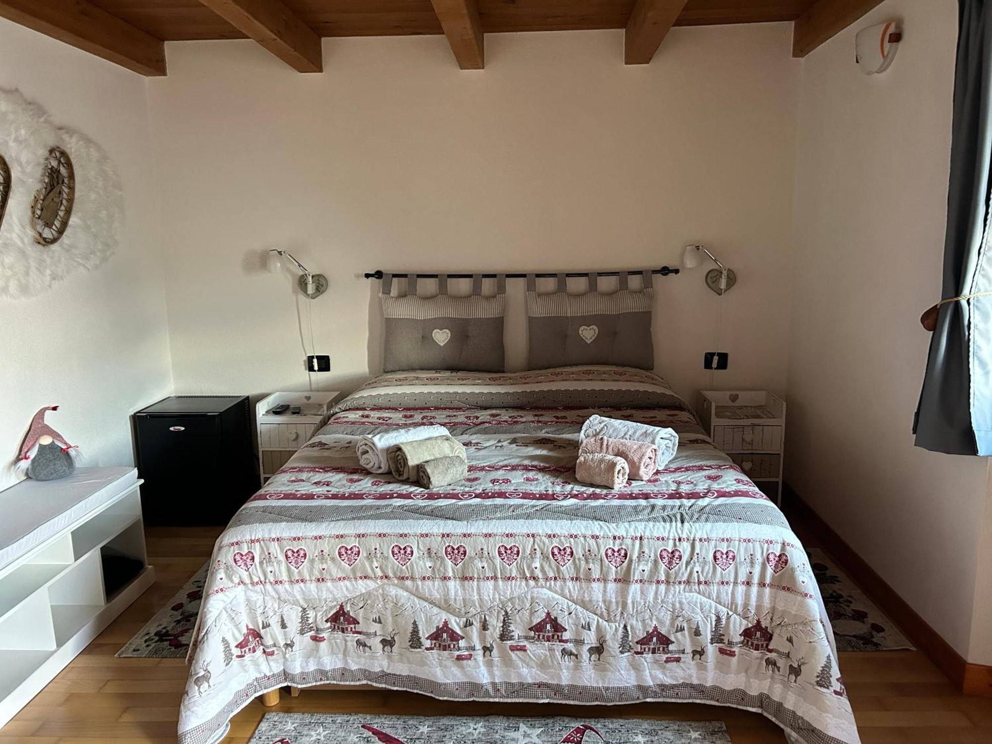 Lo Sougnet Hotell Hone Exteriör bild