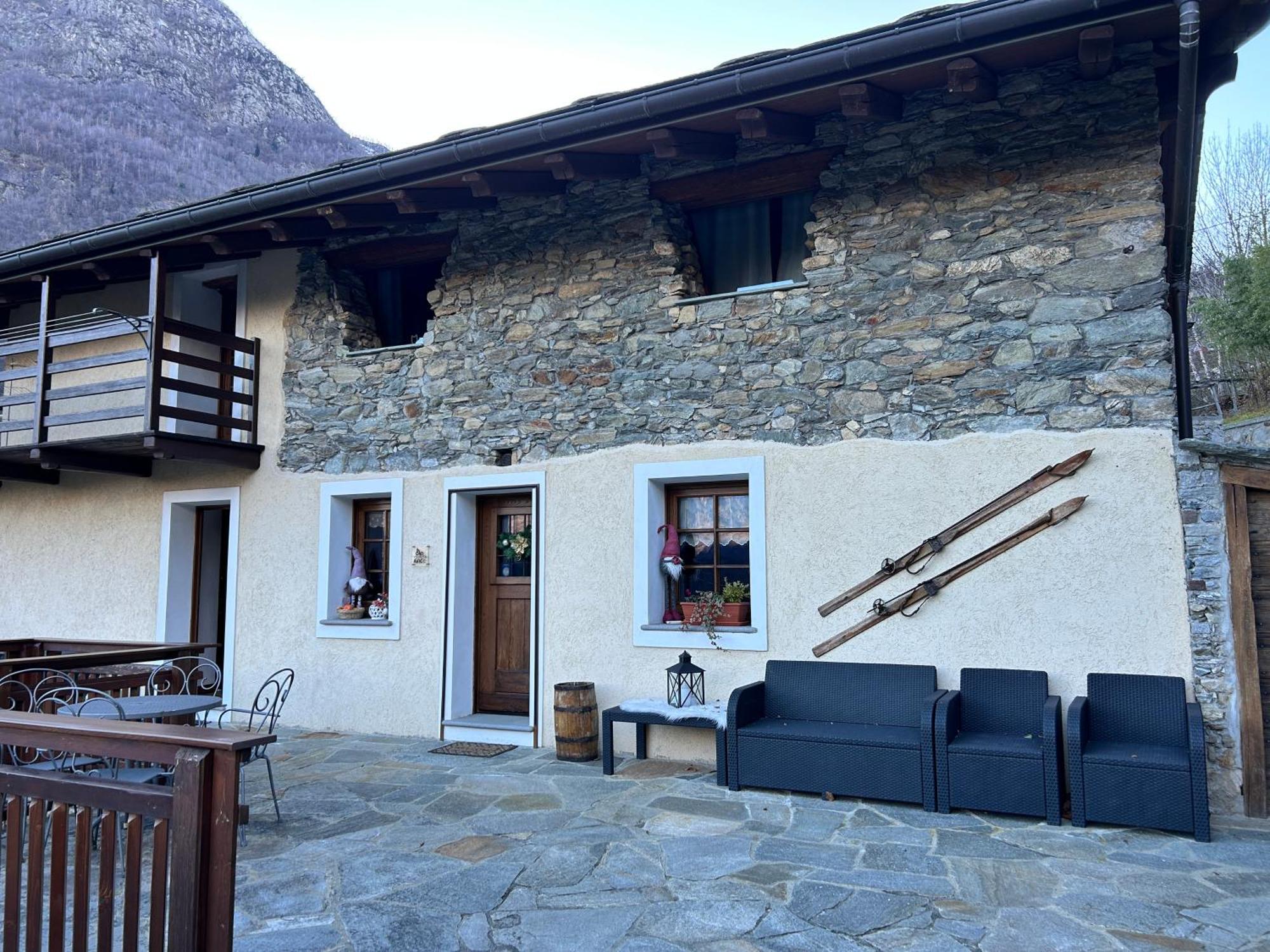 Lo Sougnet Hotell Hone Exteriör bild